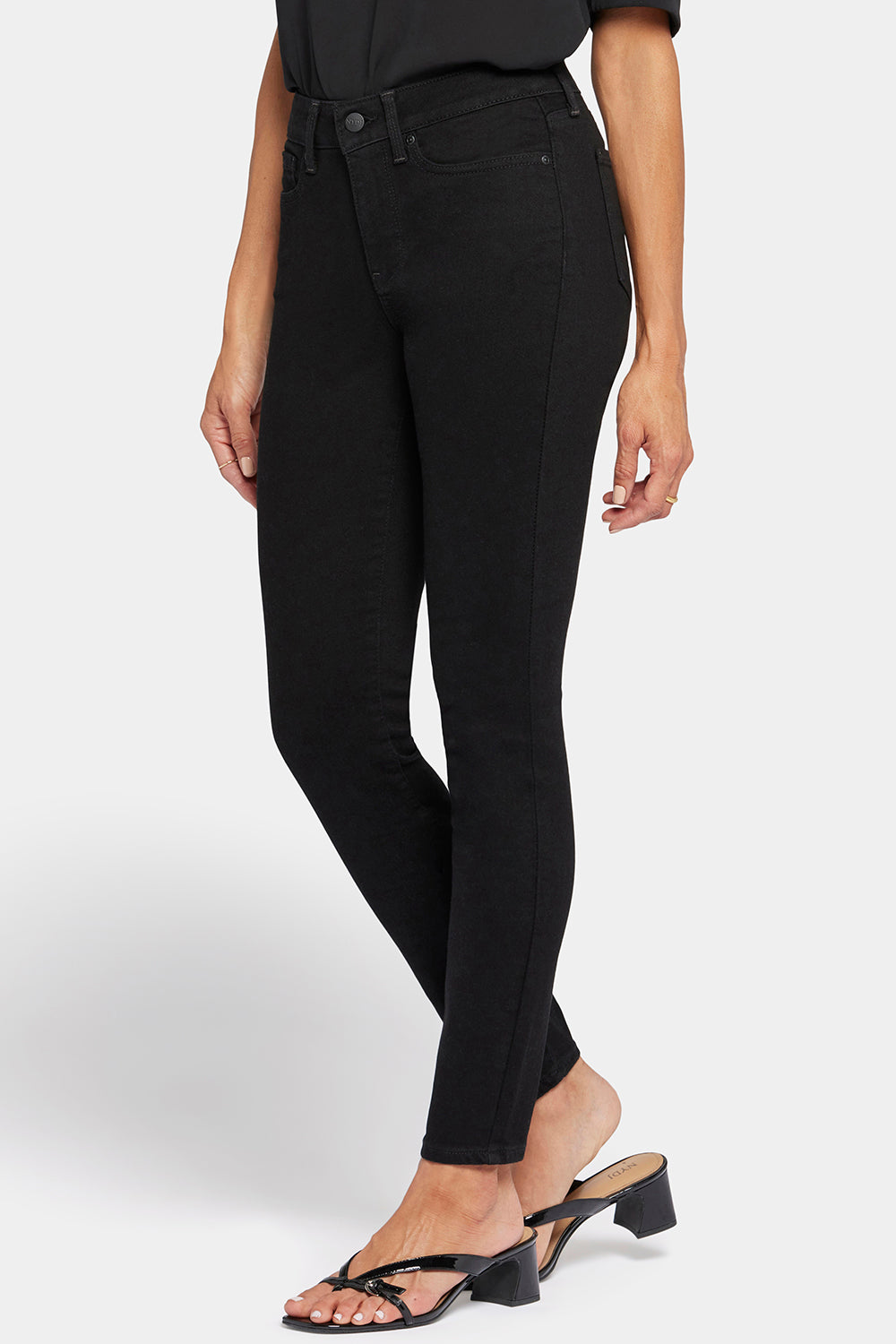 Ami Skinny Jeans In Petite - Black